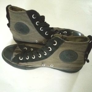 Gently Used Converse Hi-Top Army Green & Black 5/7